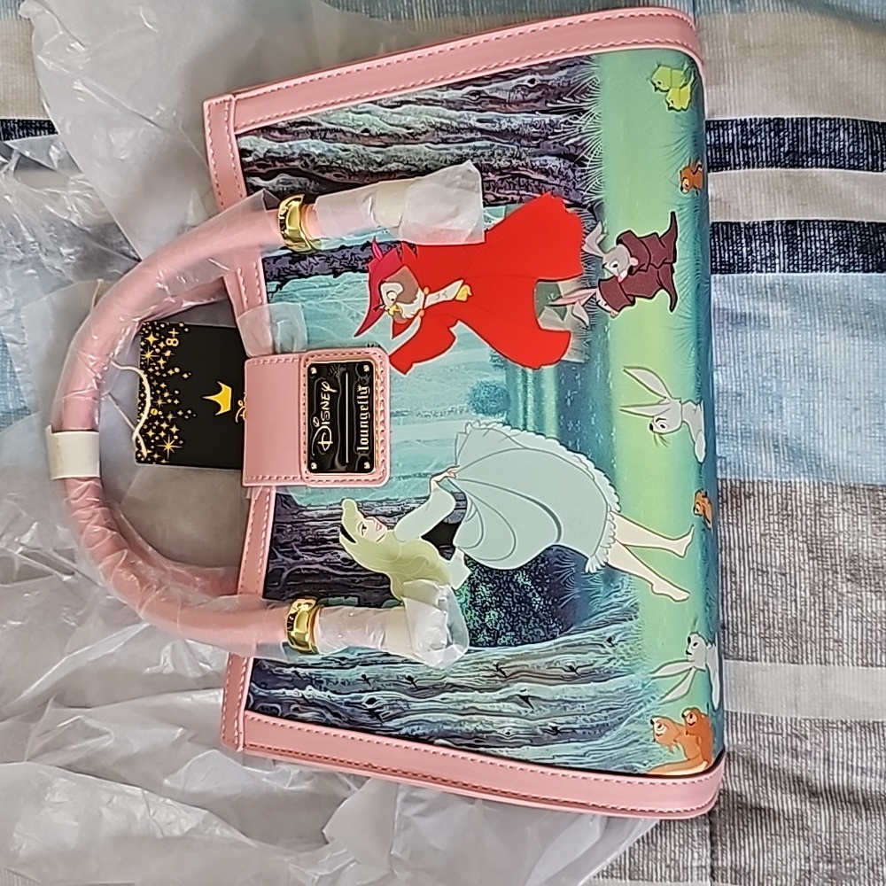Beautiful Sleeping Beauty Purse. Strap included.